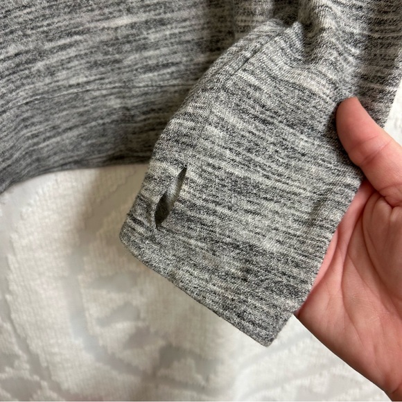 SO Snap Up Colorblock Perfect Pullover Sweatshirt in Black and Gray - Picture 6 of 9